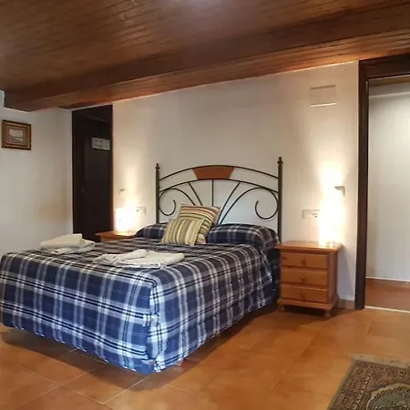 Casona Traslasvias Holiday home Oviedo